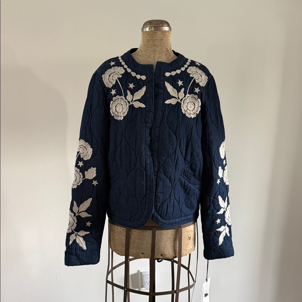 BAGATELLE Collection Quilted Jacket- Navy/White Embroidery- NWT Size Small
